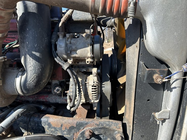 2005-peterbilt-379-image-47