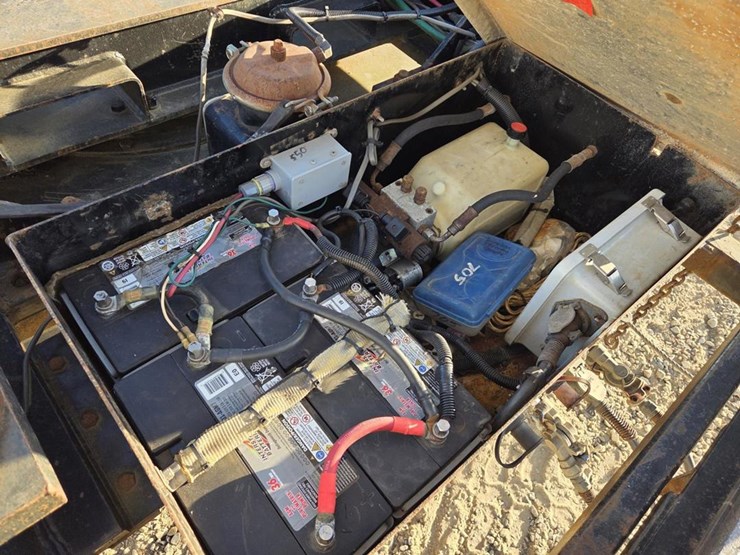 2006-massey-ferguson-8-image-26