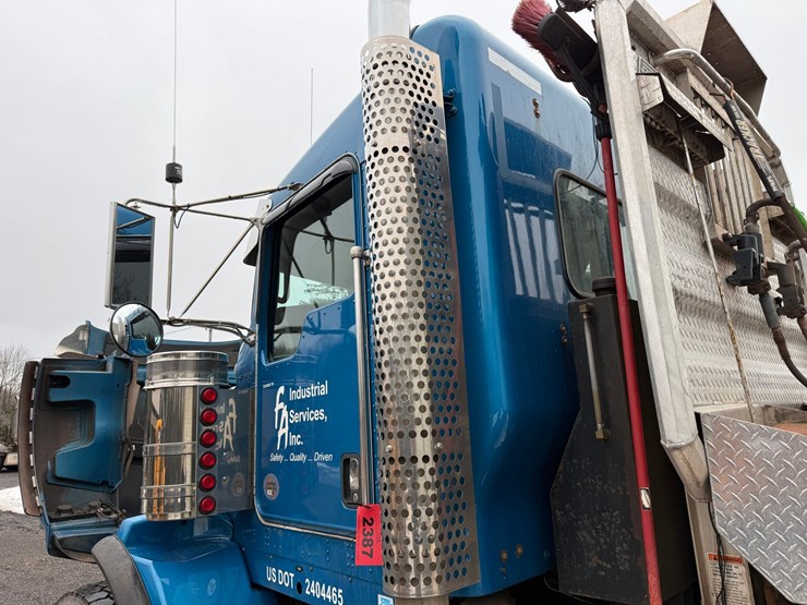 2020-kenworth-t800-image-36