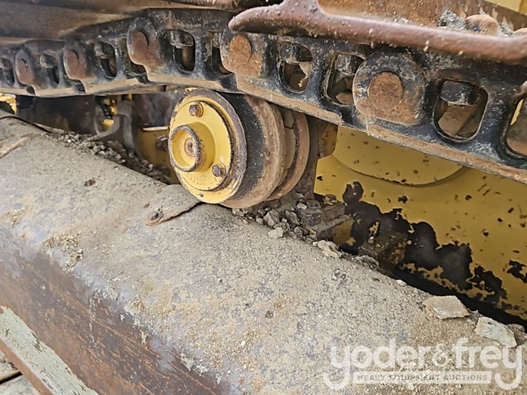 2012-caterpillar-d5k2-xl-image-21