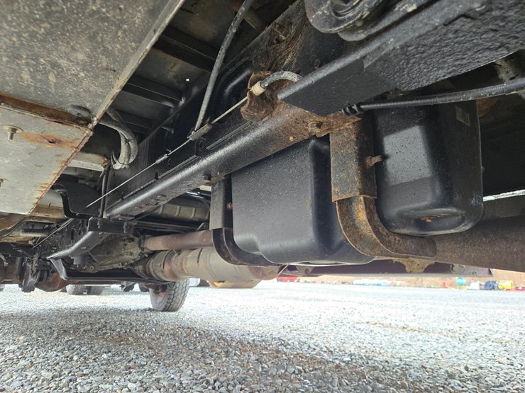 2011-ford-f550-image-41