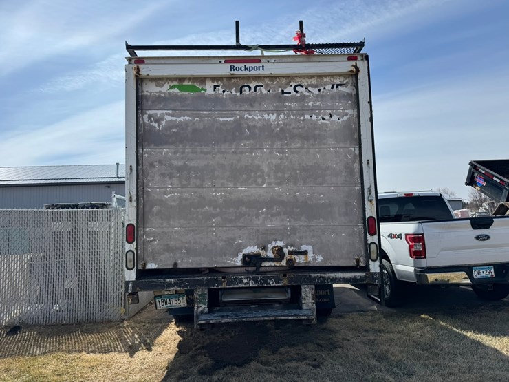 2010-ford-e350-image-3