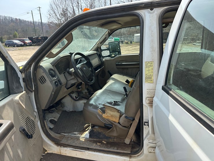 2008-ford-f350-image-19