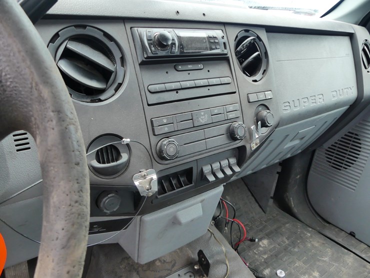 2016-ford-f350-xl-image-11