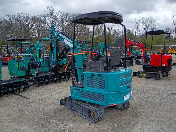 #24167-•-2025-diesel-digmaster-dm200-mini-excavator-image-2
