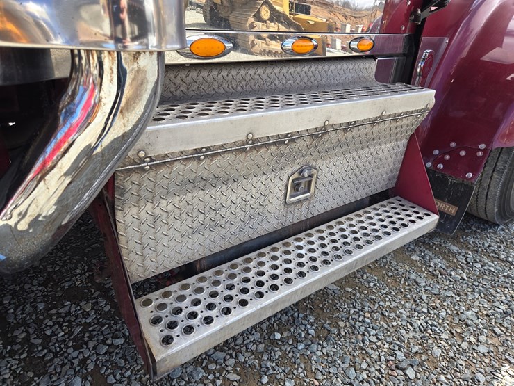 2006-kenworth-w900-image-18