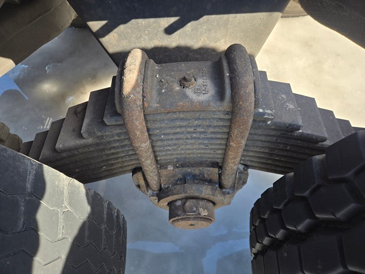 2000-mack-rd688s-image-34