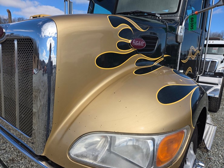 2013-peterbilt-337-image-12