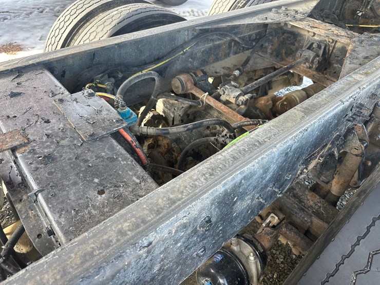 2012-international-7600-image-66