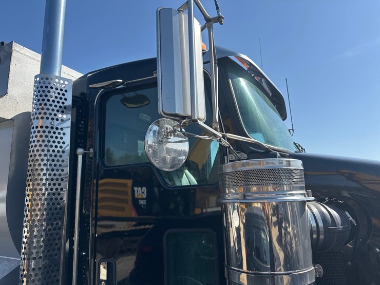 2014-kenworth-t800-image-70