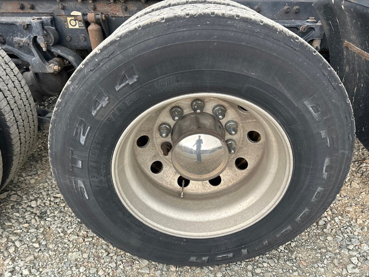 2016-kenworth-t680-image-70