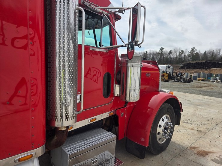 2002-peterbilt-379-image-15