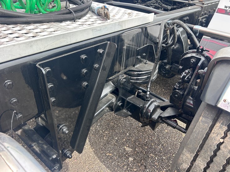 #1009-•-2012-western-star-conventional-4-sleeper-cab-truck-tractor-image-32