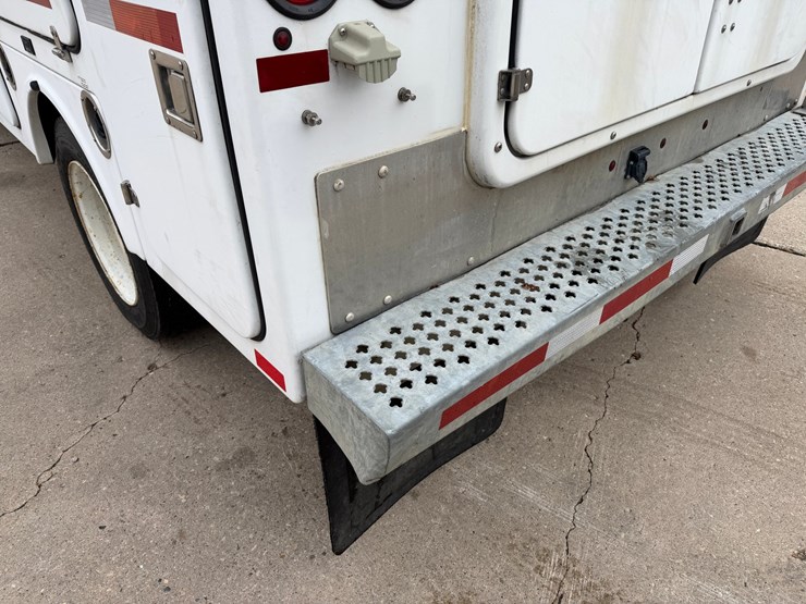 #1048-•-2009-gmc-c5500-specialty-service-truck-image-17