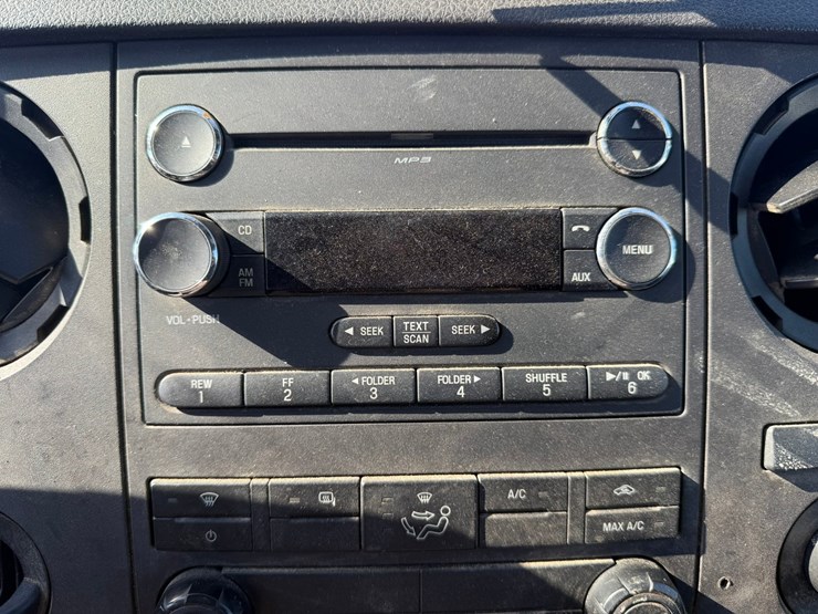 2011-ford-f550-xl-image-35