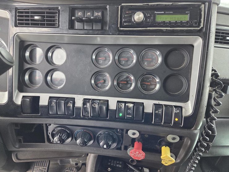 2003-kenworth-t800-image-68