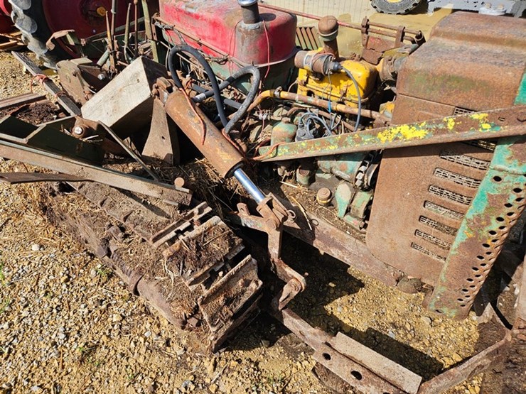 #964-•-john-deere-mt-crawler-image-12