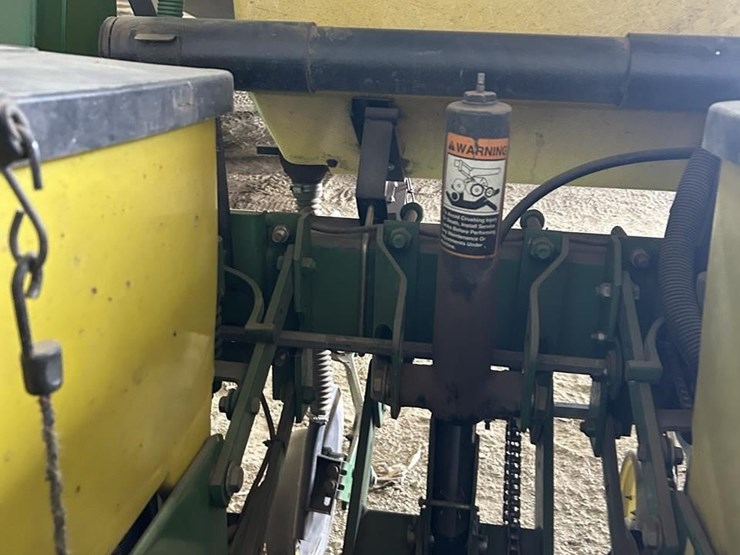 1998-john-deere-1750-image-14