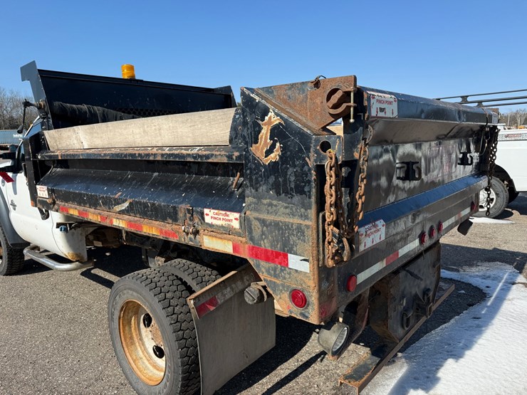 2014-ford-f550-xl-image-15