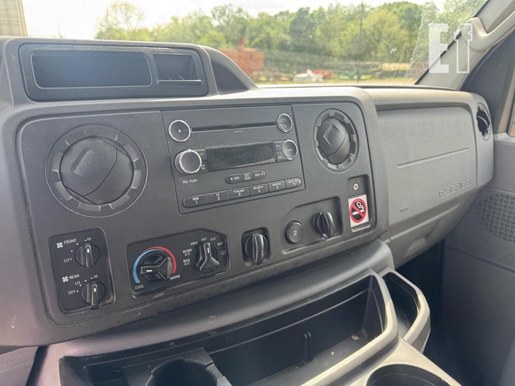 2013-ford-e350-image-14