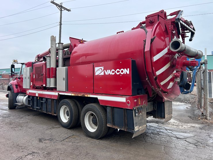 #1690-•-2013-international-7500-6x4-hydro-excavation-truck-image-3