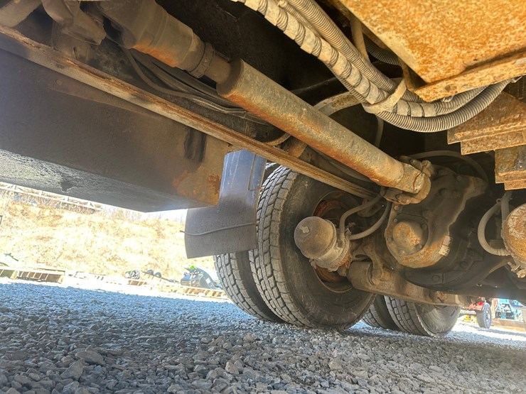 2006-international-7400-image-32