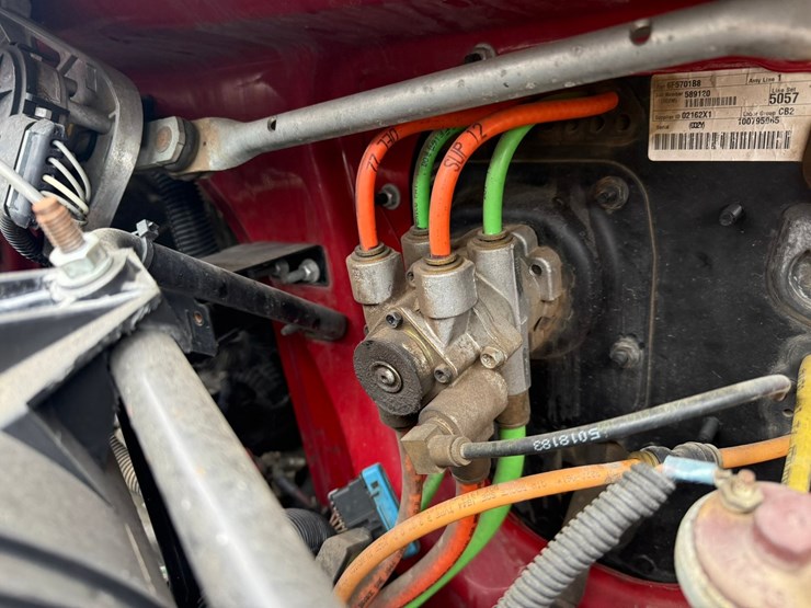 2012-international-7400-image-11