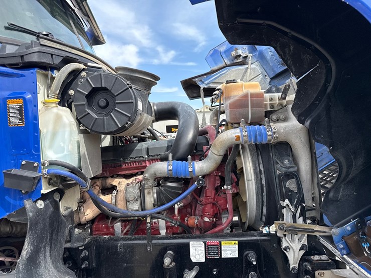 2019-massey-ferguson-8-image-17