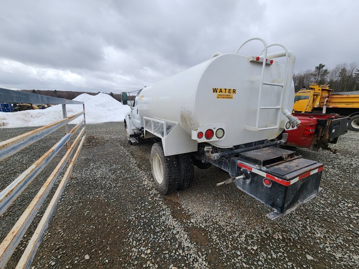 2006-ford-f650-image-12