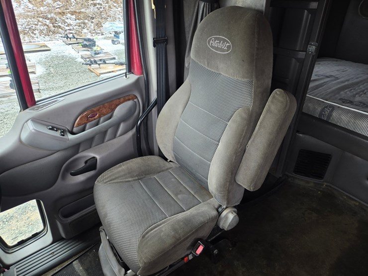 2007-peterbilt-387-image-77