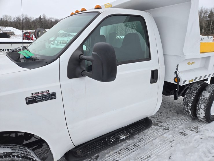 2001-ford-f350-image-21