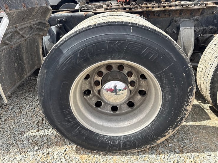 2018-freightliner-122sd-image-73