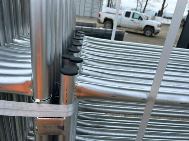 qty-of-(14)-10-ft-powder-coated-corral-panels-gate-image-9