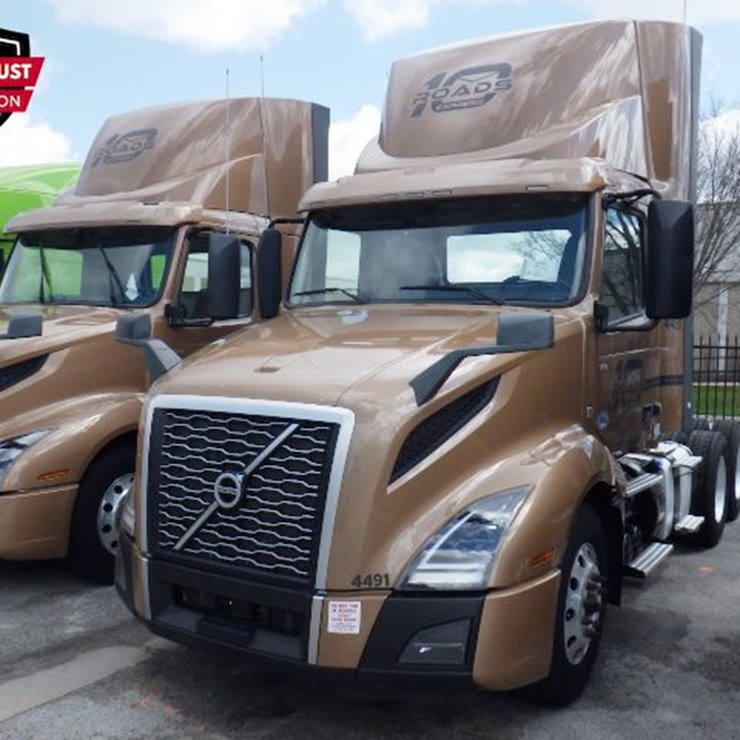 2022 VOLVO VNL300