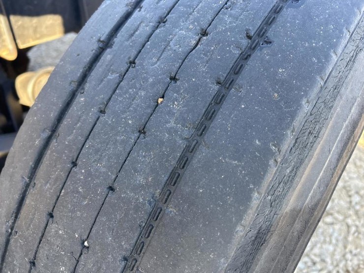 2001-mack-ch613-image-112