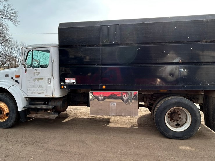 1996-international-4700-image-1