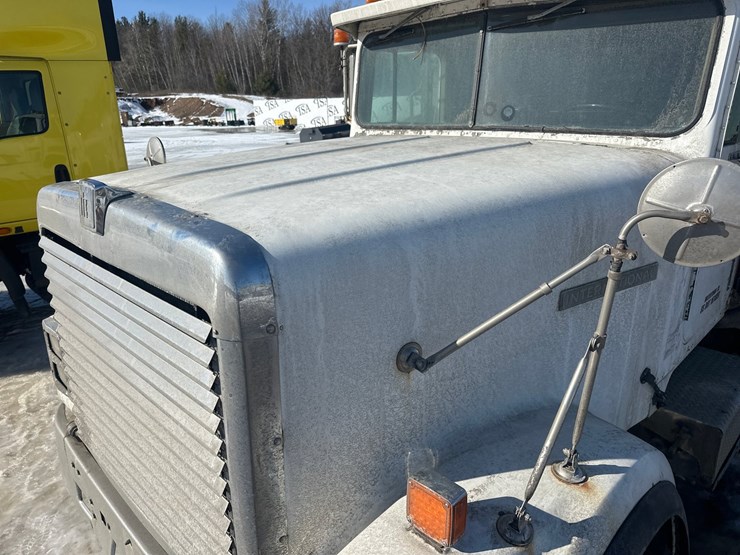 1986-international-f9370-image-12