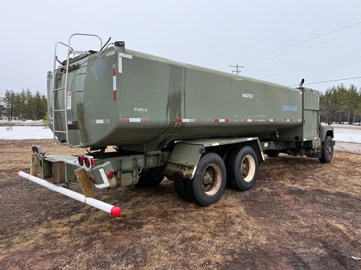 1984-mack-dm492s-image-5