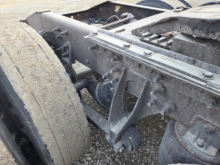 2005-caterpillar-c13-image-28