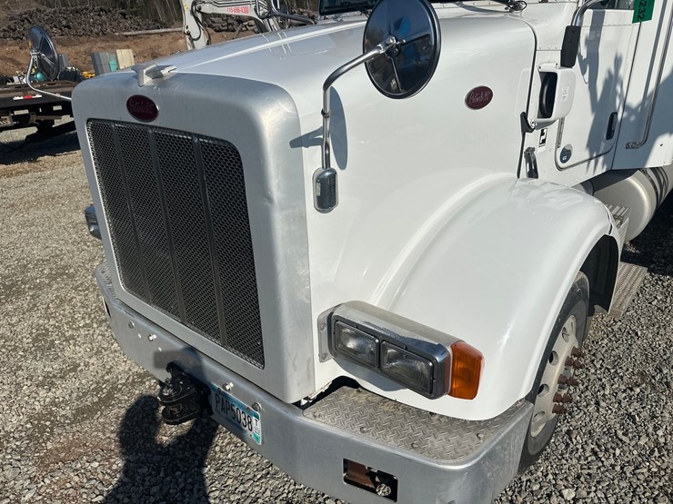 2013-peterbilt-365-image-9