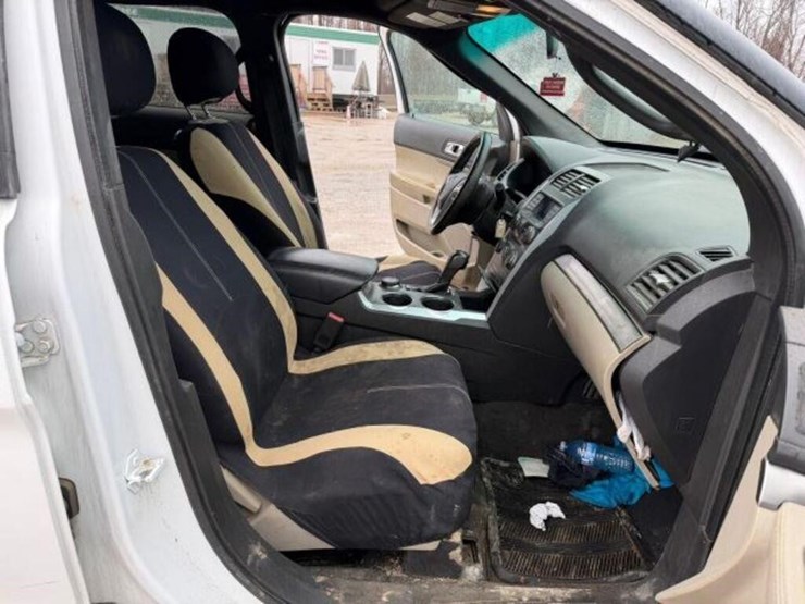 2013-ford-explorer-image-23