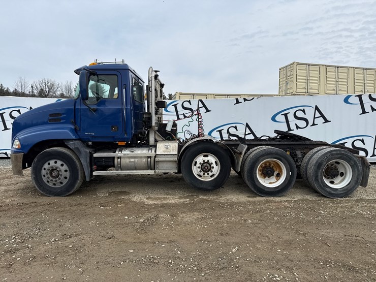 2007-massey-ferguson-8-image-2