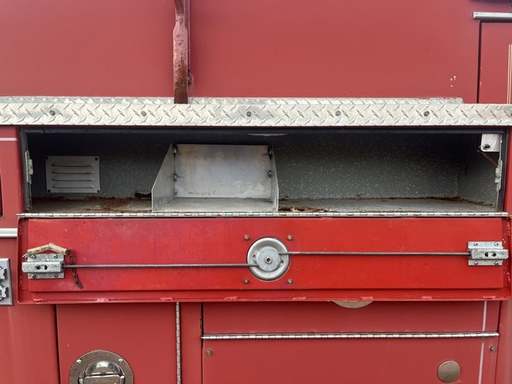 #1148-•-1980-gmc-v-8-fire-truck-image-39