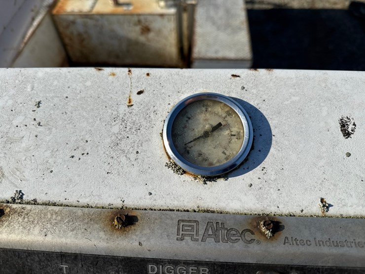 1998-freightliner-fl70-image-49