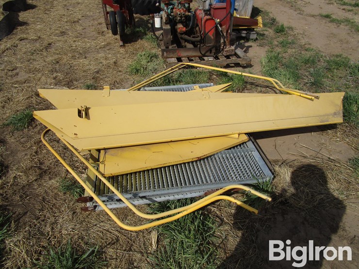 new-holland-tr96-image-4