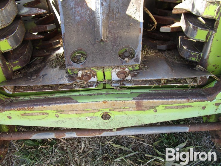 2013-claas-658-orbis-8-row-rotary-forage-header-image-16