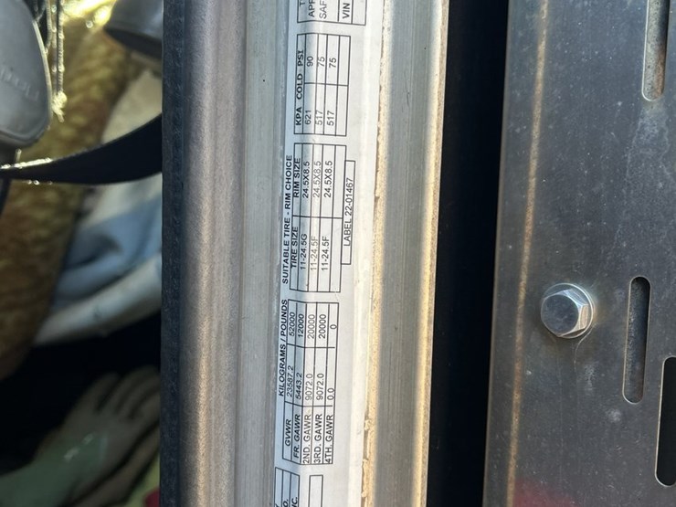 2005-peterbilt-379-image-98