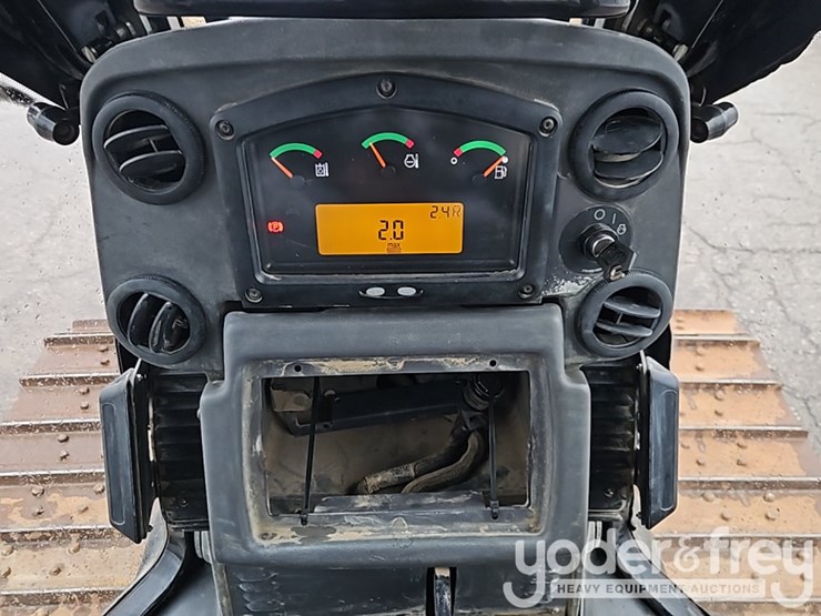 2012-caterpillar-d5k2-xl-image-31