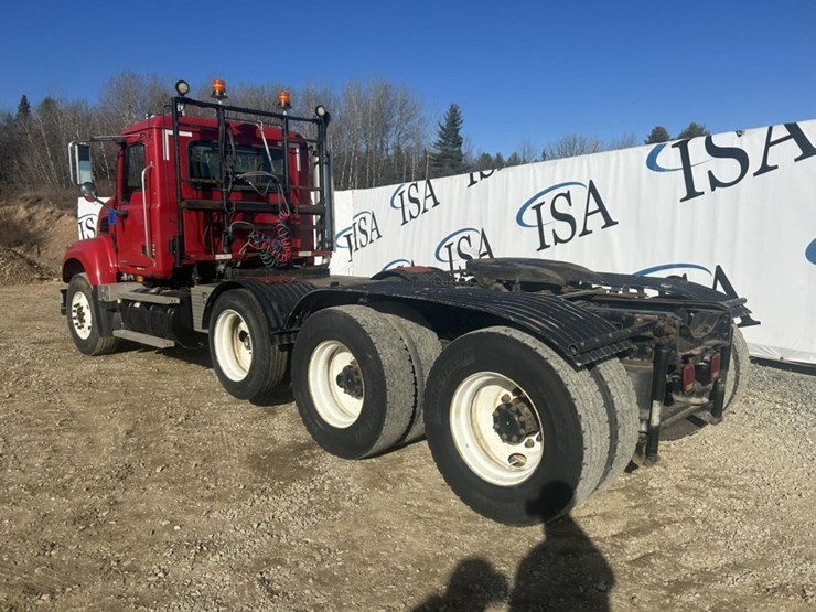 2003-massey-ferguson-8-image-3