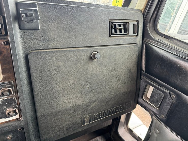 1995-kenworth-t600-image-44